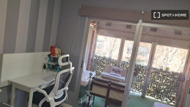 Office - Private Room with Balcony in Orcasur, Madrid