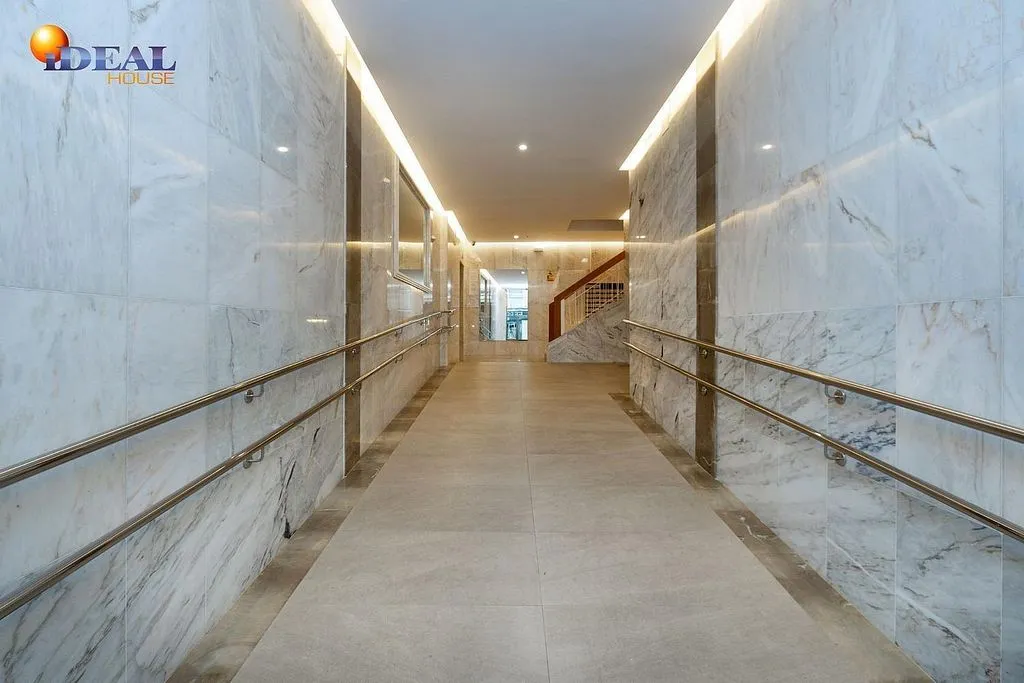 Esik - Furnished Flat in Gran Capitán, Granada