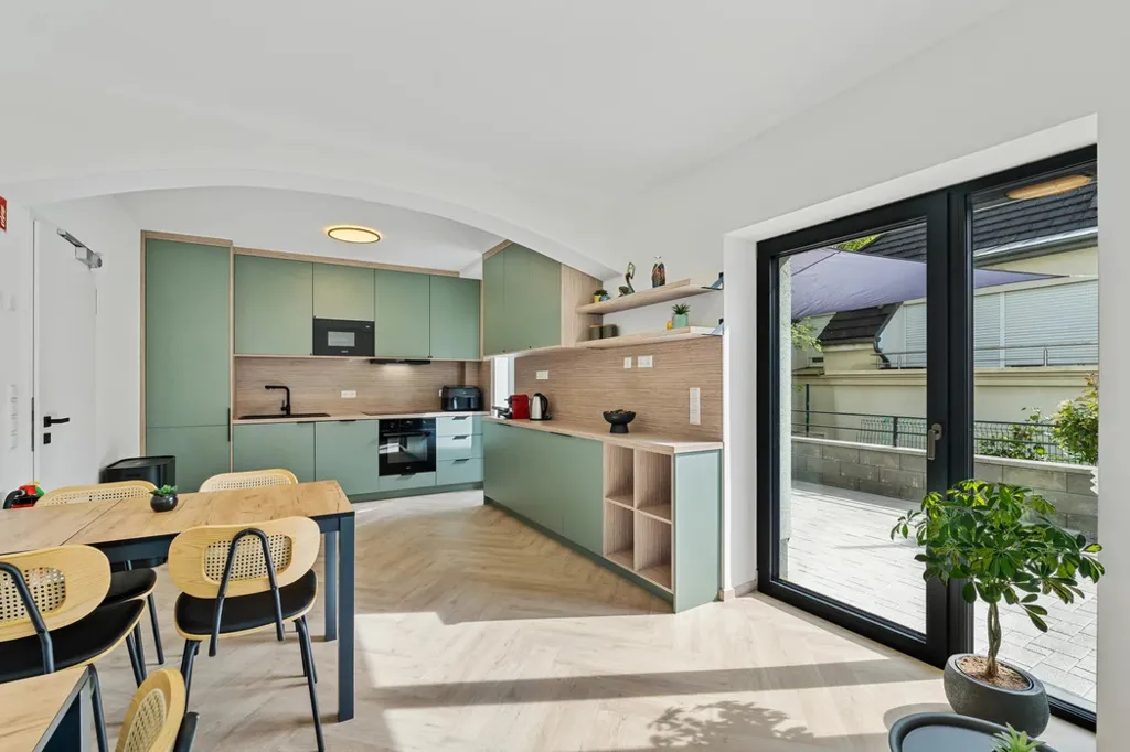 Salle à manger - Studio Meublé avec Terrasse à Luxembourg-Belair