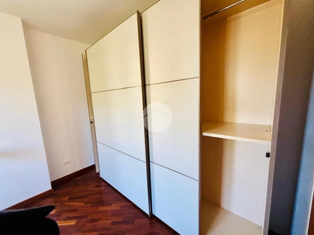 Pièces - Three-Bedroom Apartment with Terraces in Monza