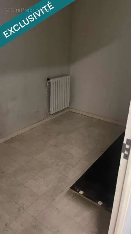 Pièces - Local médical avec forte demande à Marseille-13e