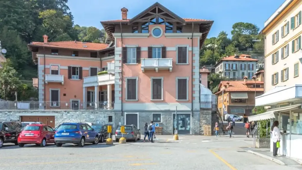 Välivaade - Lakefront Apartment with Garage in Menaggio