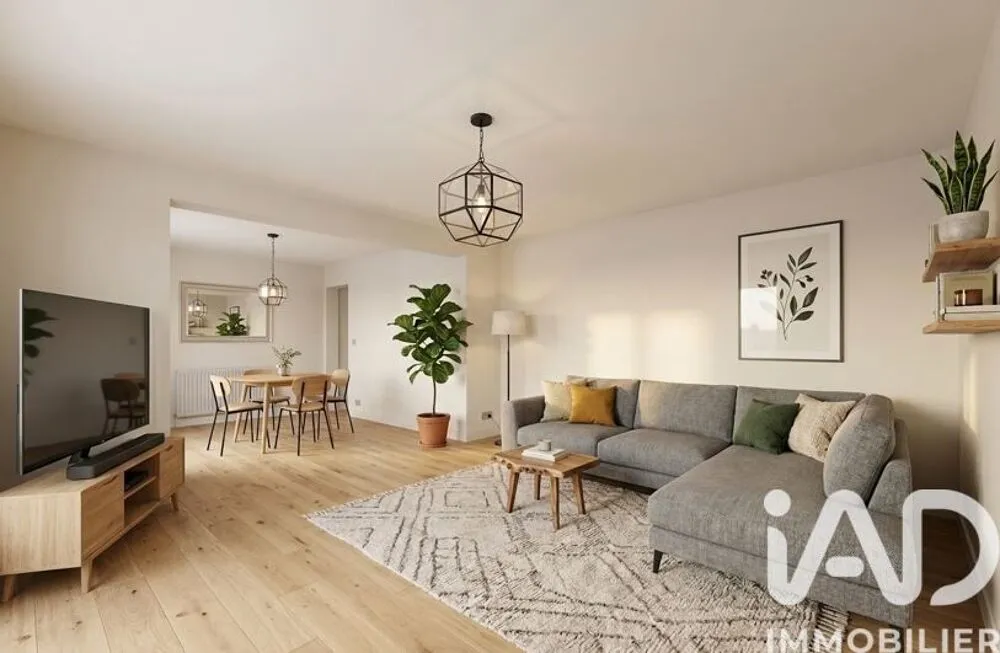 3-Bed Apartment with Private Parking near Royan Beach