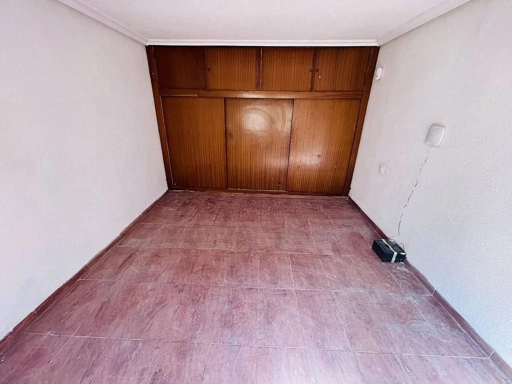 Toad - Flat to Renovate in El Progreso
