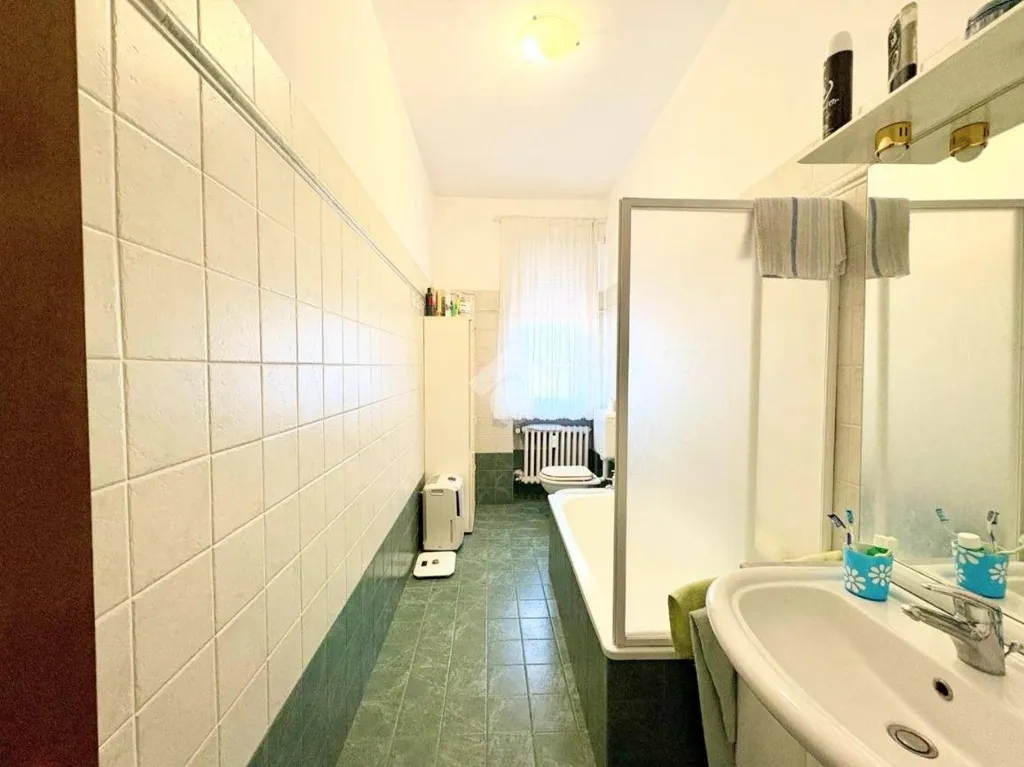 Vannitoad - Apartment with Balcony and Terrace in La Loggia