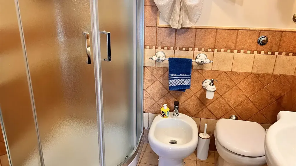 Bathrooms - Restored House with Sea View in Sciacca