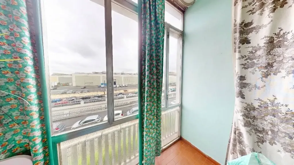 Magamistoad - 3-Bedroom Apartment with Balcony in Turin