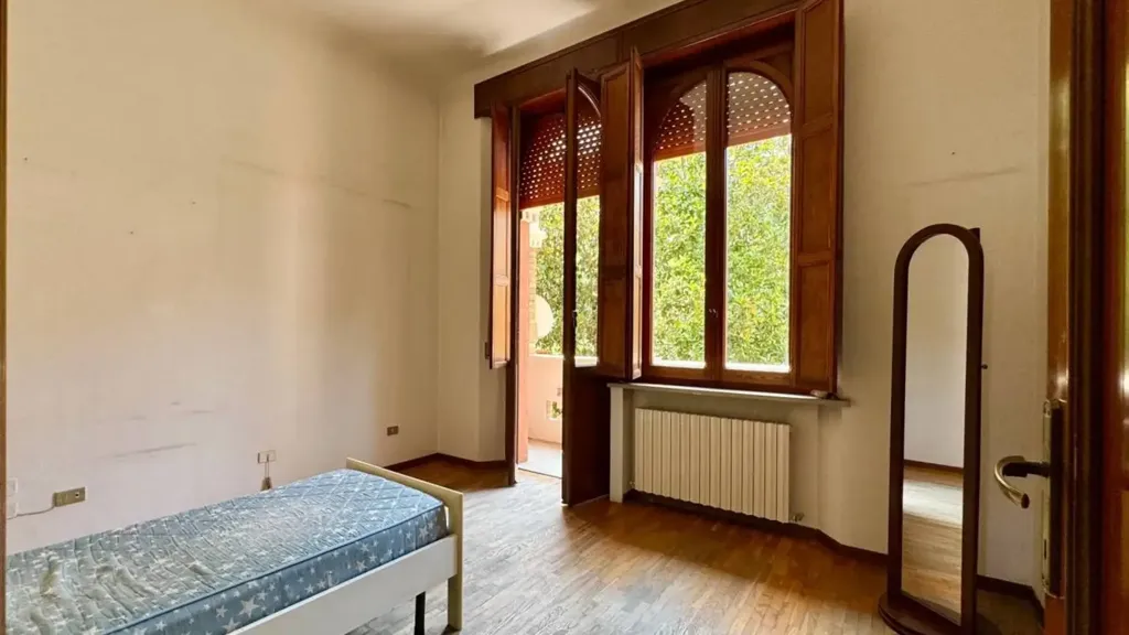 Camere da letto - Classic-Style Trilocale with Courtyard View in Ancona