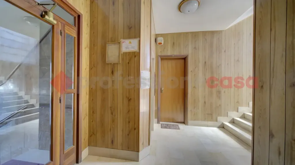 Esik - Twin-Storey Apartment with Balcony in Turin