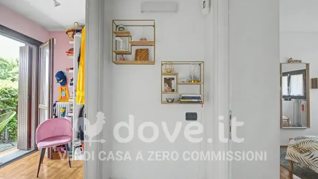 Ingresso - Three-bedroom Apartment with Terrace in Parma