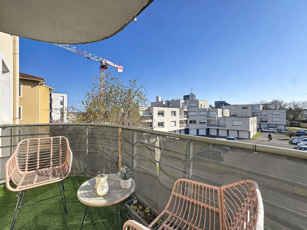 Balcone - Renovated Flat with Balcony in Décines-Charpieu