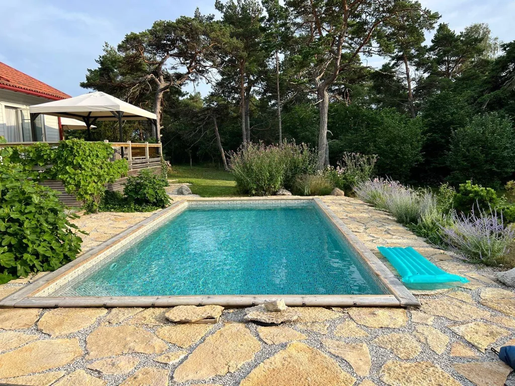 Piscina - Villa with Pool and Sea View in Östergarn