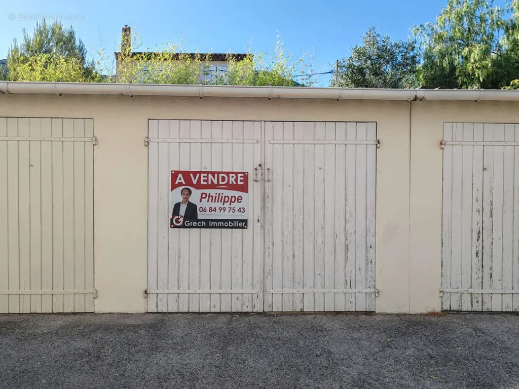 Välivaade - Parking Garage in Brunet - Darboussèdes