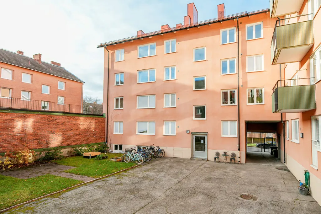 Aed - Modern 1st Floor Flat with Central Location in Gävle