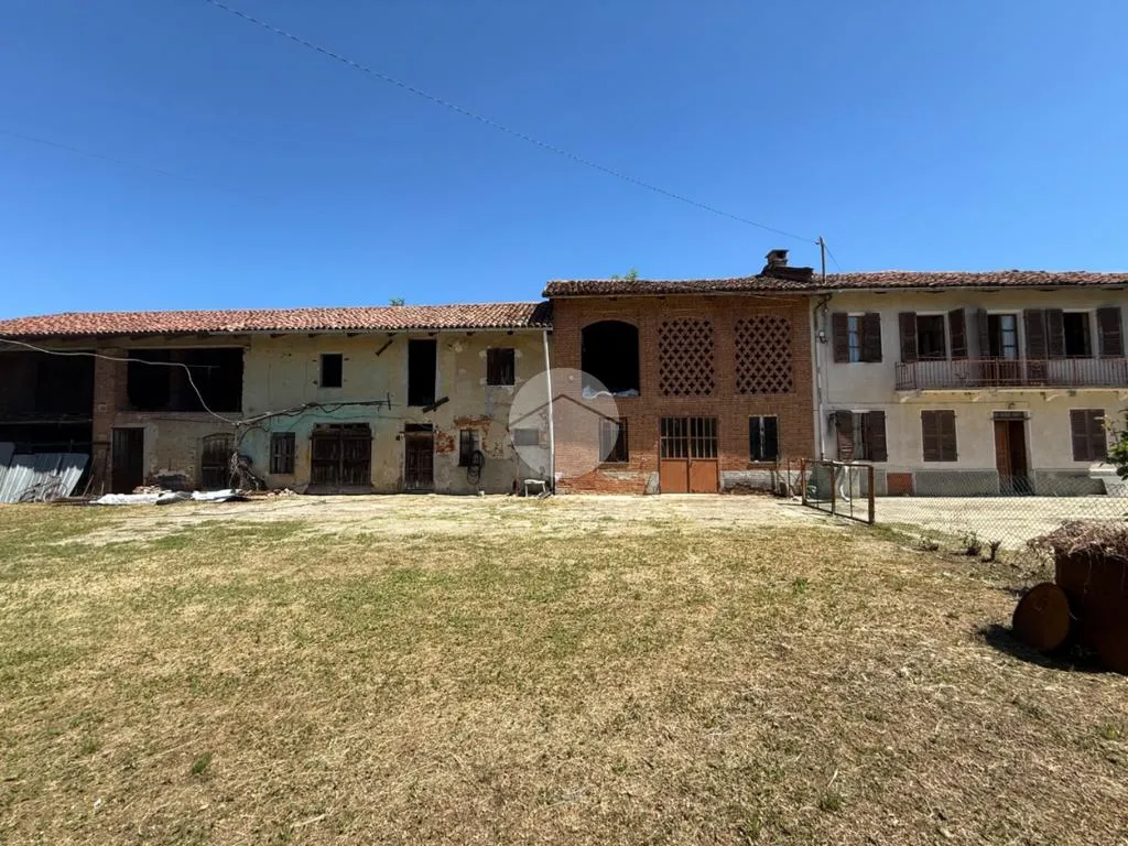 Exterior - Historic Independent House in Montafia