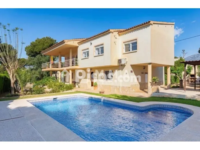 Bassein - Chalet with Garden in La Nucía