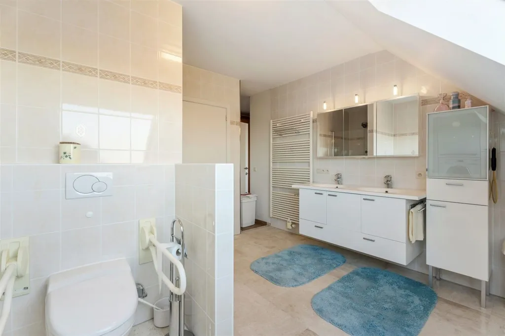 Bathrooms - Spacious Apartment with Polder Views in Blankenberge
