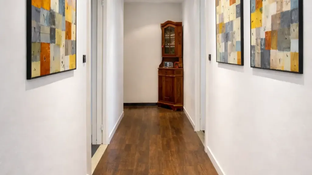 Esik - Central Apartment with Balcony in Genoa