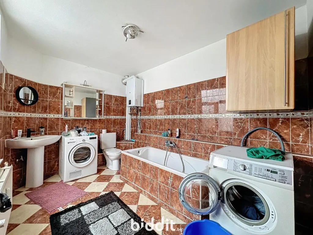Salles de bain - Immeuble de Rapport avec Dépendances Rue des Fabriques