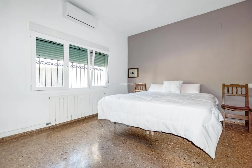 Magamistoad - Detached House with Redevelopment Potential in L'Albir