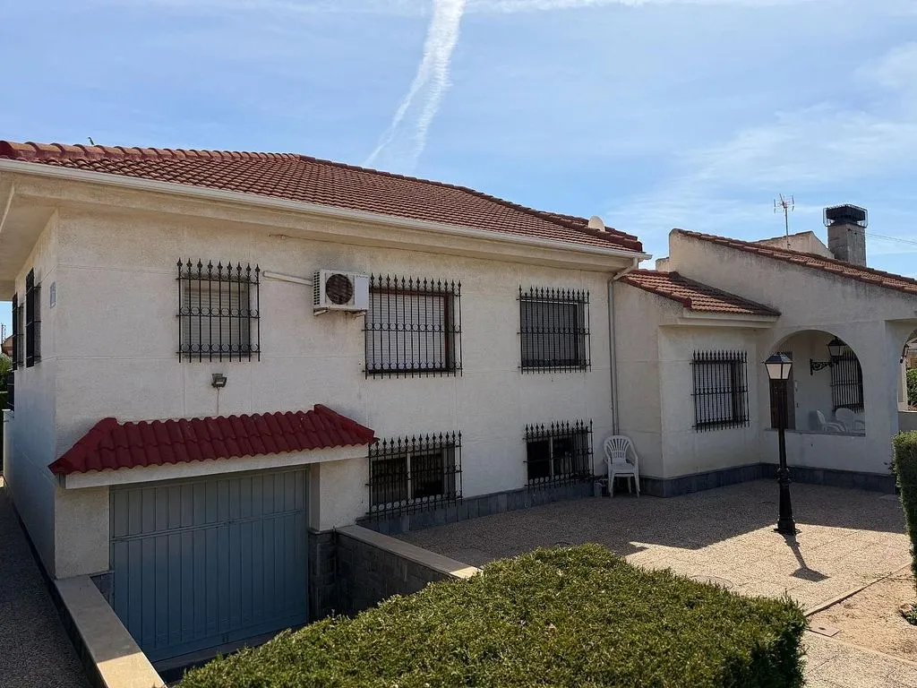 Välivaade - Chalet with Pool and Terrace in La Puebla