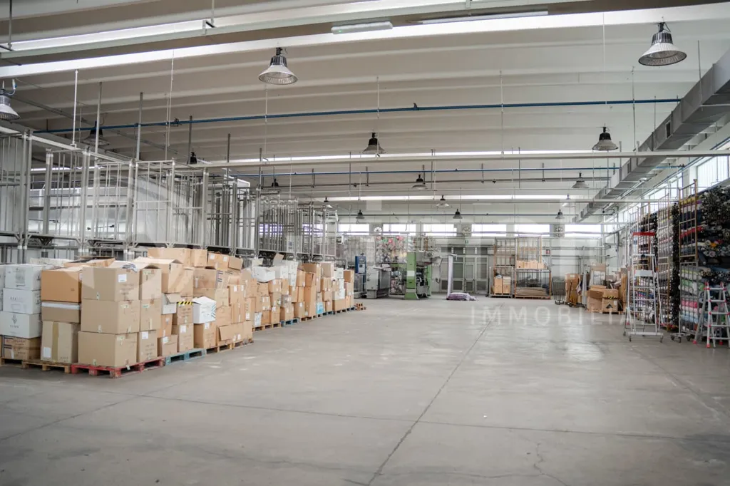Pesuköök - Warehouse with Office Space in Barletta