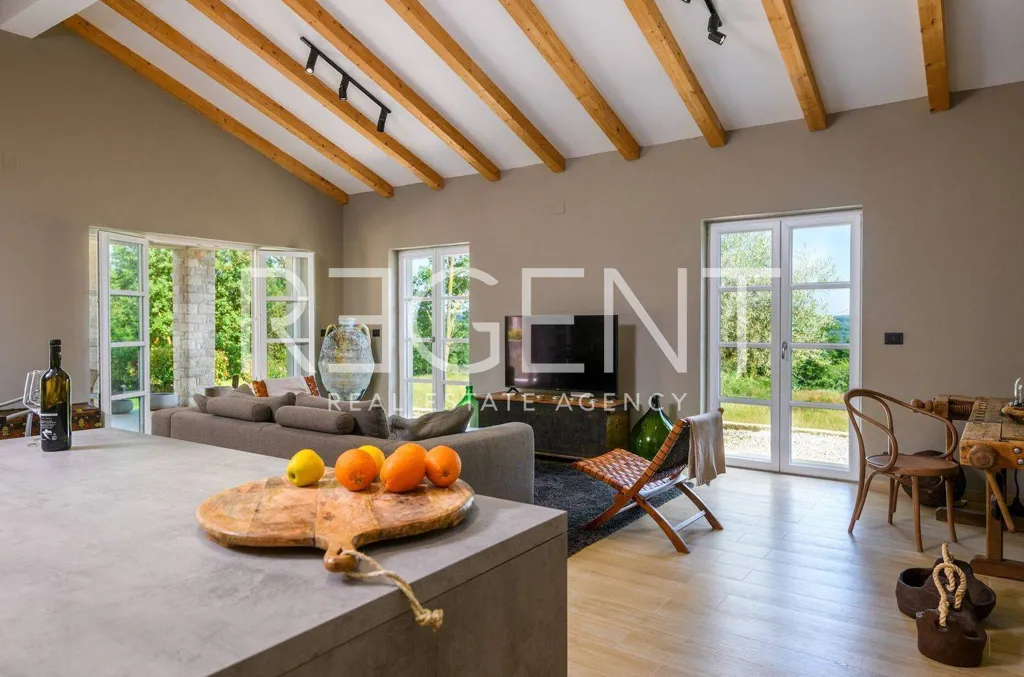 Cucina - Designer Villa with Pool in Tinjan