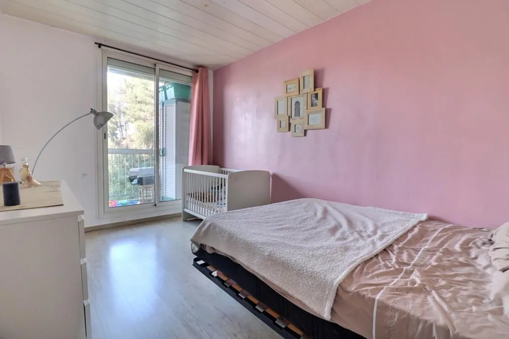 Chambres - Appartement T3 avec Balcons Nord-Sud à Marseille