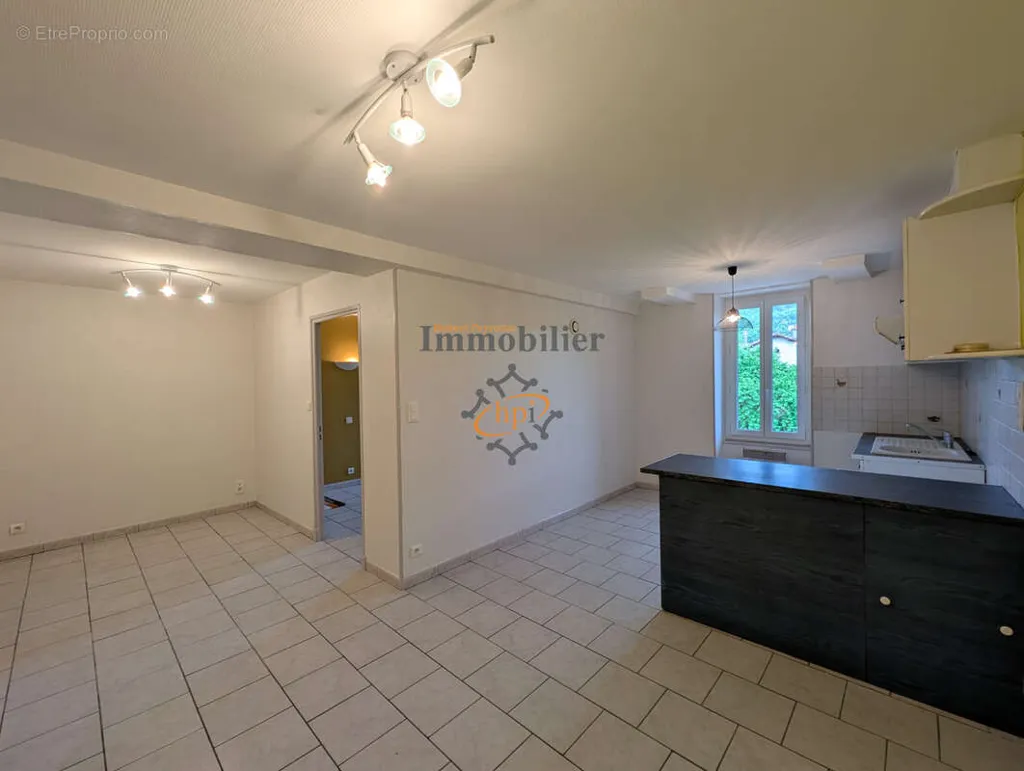 Köök - Rental Property with Balcony in Saint-Affrique