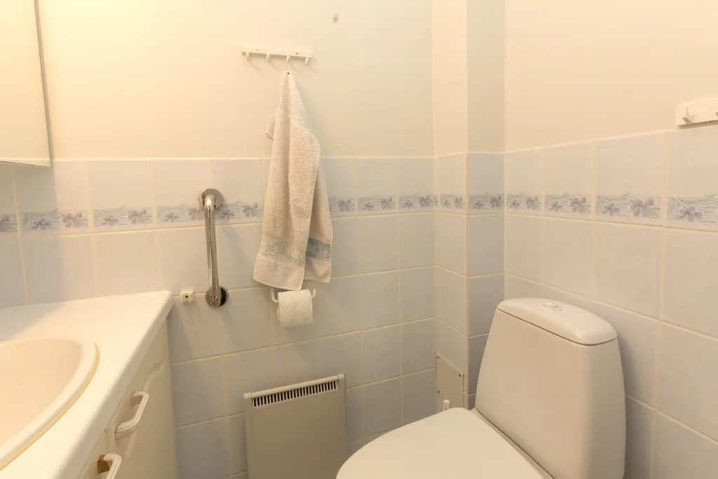 Salles de bain - Spacious 3-Bedroom House with Sauna in Nilsiä