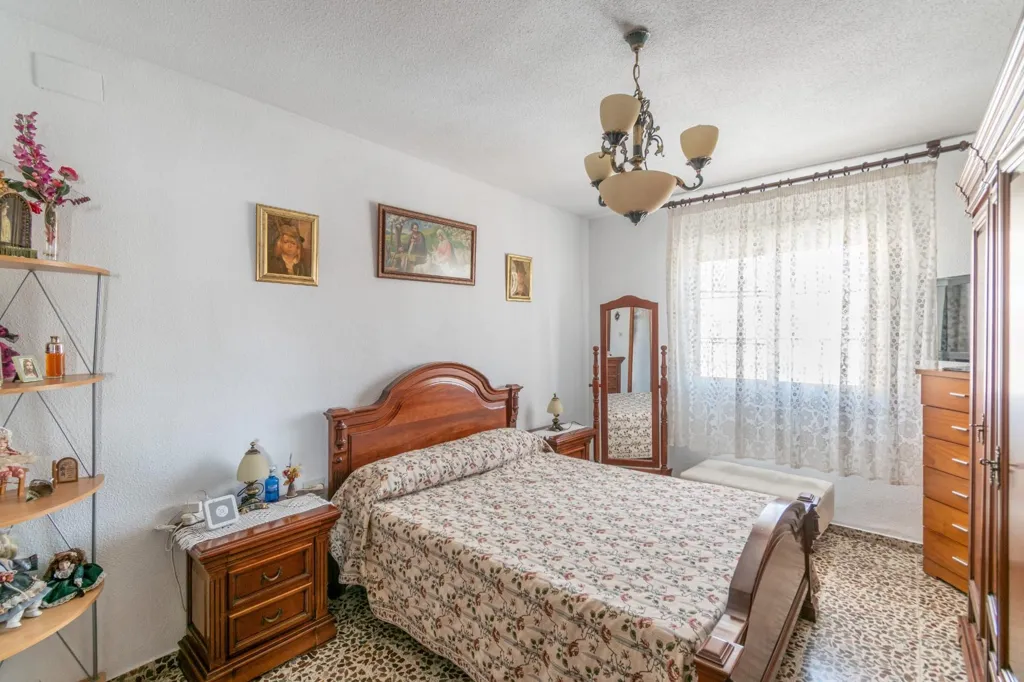 Magamistoad - Corner House with Pool in Atarfe