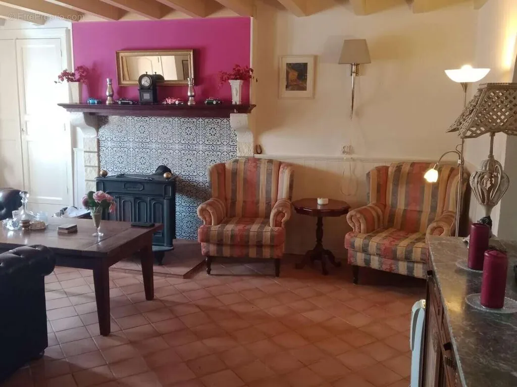 Elutuba - Converted Barn House with Guest Accommodation in Marcillat-En-Combraille
