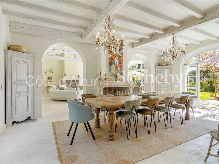 Söögituba - Villa with Sea View on 1 Hectare in Ramatuelle