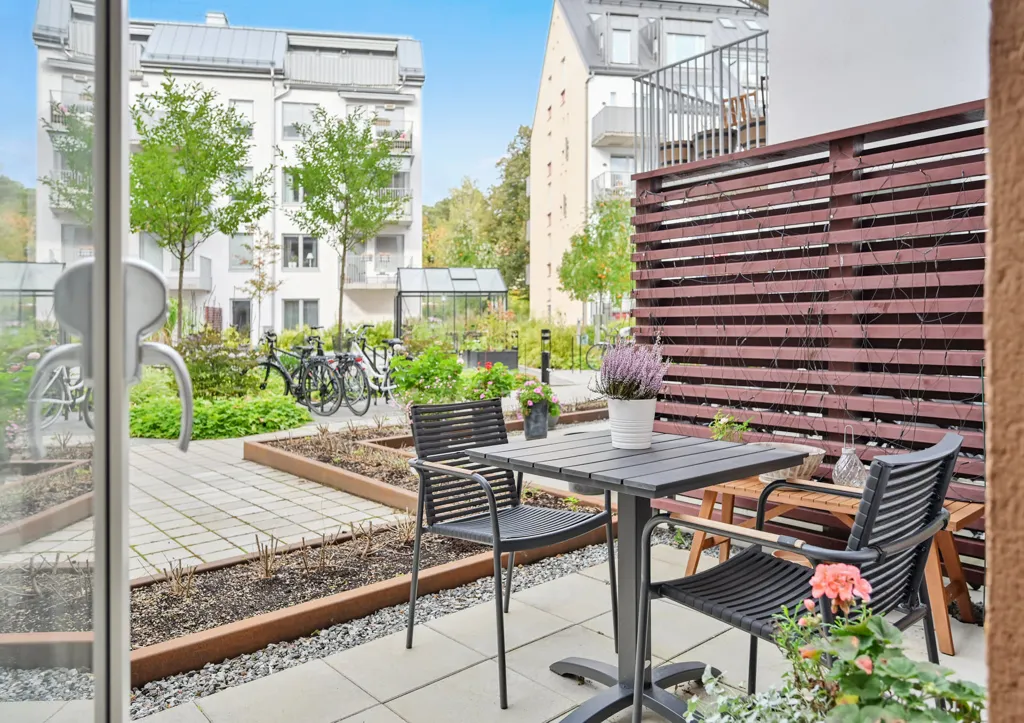 Terrass - Modern Flat with Private Terrace in Sollentuna