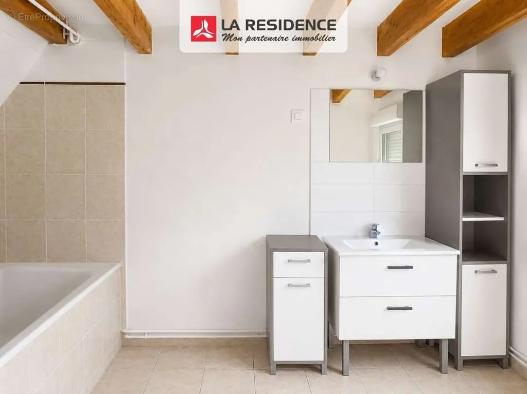 Vannitoad - Renovated Farmhouse Flat with Parking in Mareil-sur-Mauldre