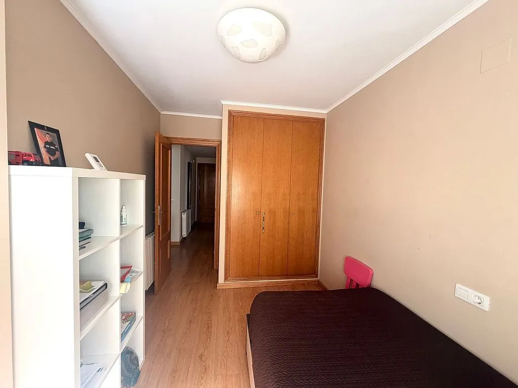 Chambres - Apartment with Balcony in Llombai Area