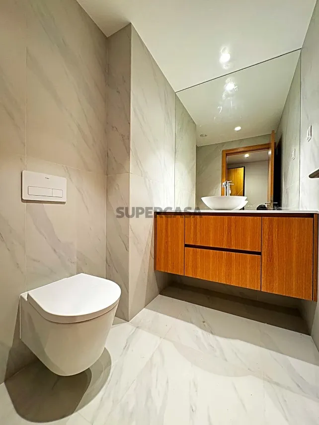 Vannitoad - Luxury Flat with Terrace in Aveiro