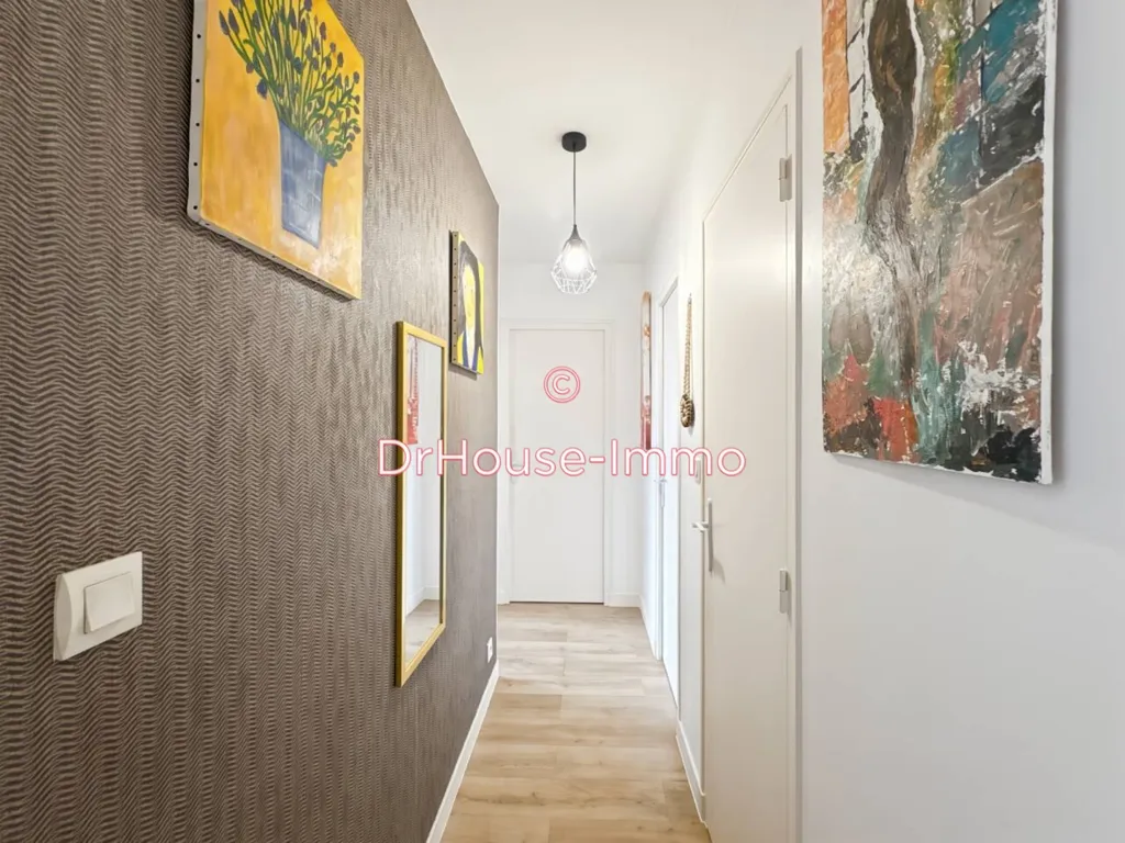 Esik - Bright 2-Bedroom Apartment with Balcony in Le Mans