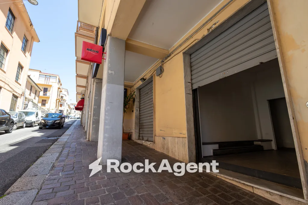 Extérieur - Commercial Property with High Visibility in San Leonardo