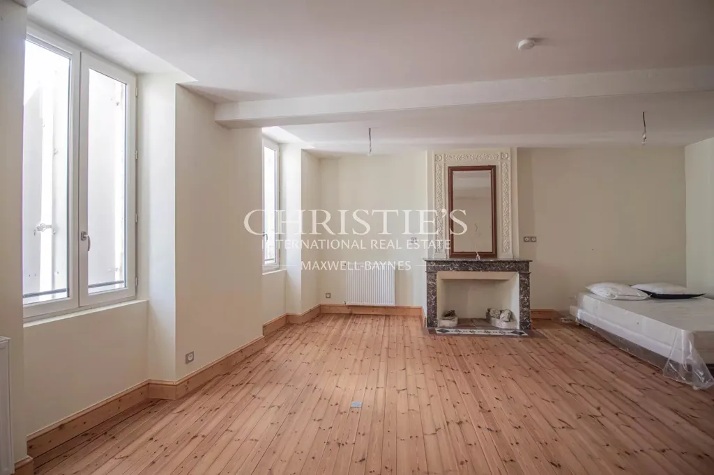 Elutuba - Converted Surgery Home with Garden in Bastide Village