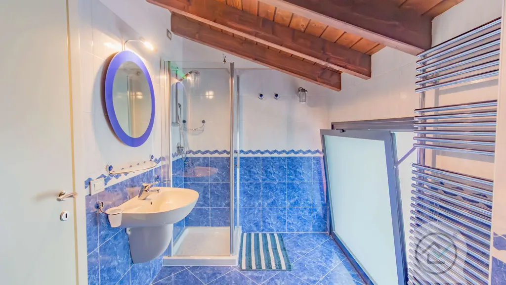 Vannitoad - Mansarded Penthouse with Sky Views in Varese