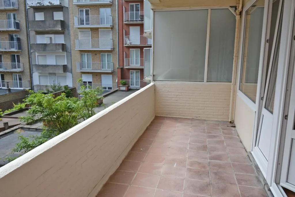 Balcon - Appartement Rénové avec Terrasse à Zeedijk Albertstrand