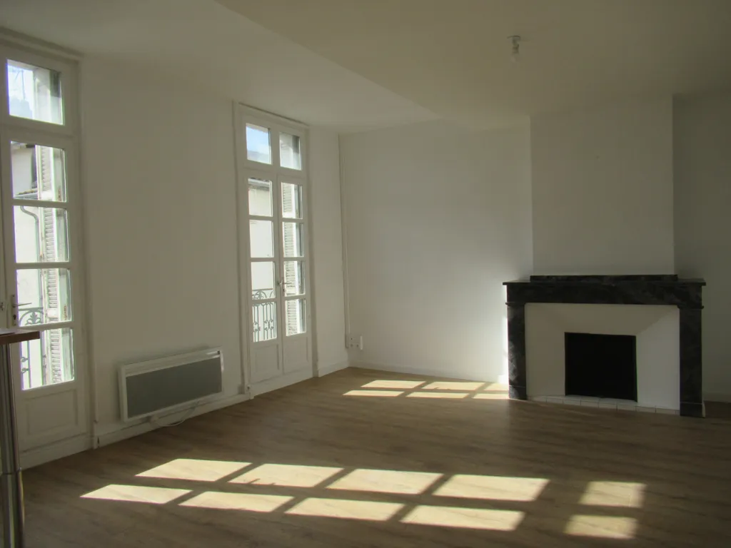 Elutuba - Renovated Flat with Balcony in Castelnaudary
