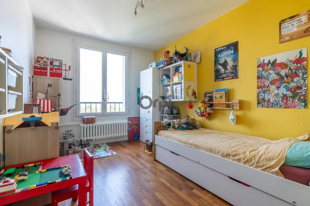 Bedrooms - 5-Piece Flat with Balcony in Joinville-le-Pont