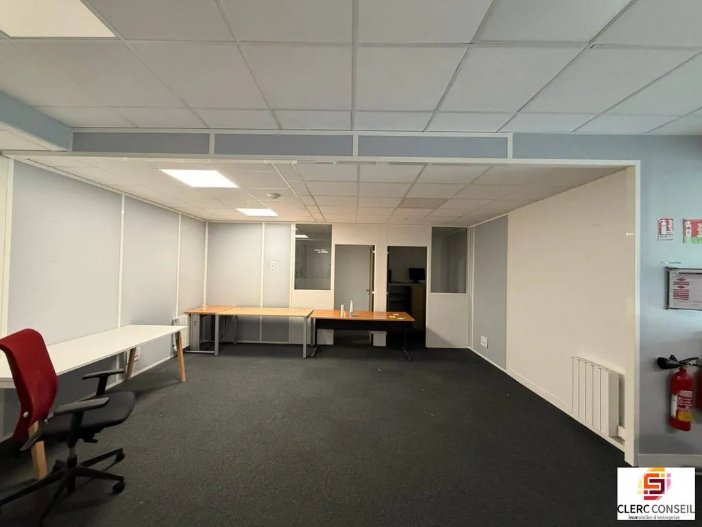 Bureau - Bureaux Rénovés avec Parking à Rouen Sud