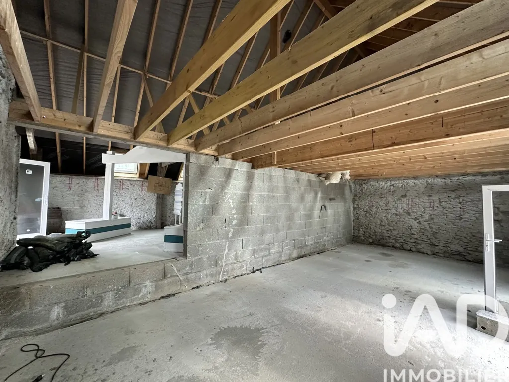 Garaaž - Stone House with Renovation Potential in Guillac