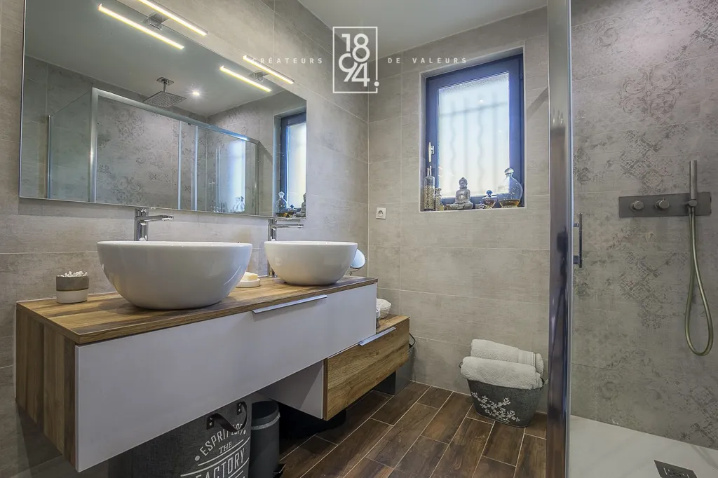 Bagni - Villa with Pool in Les Olives, Marseille