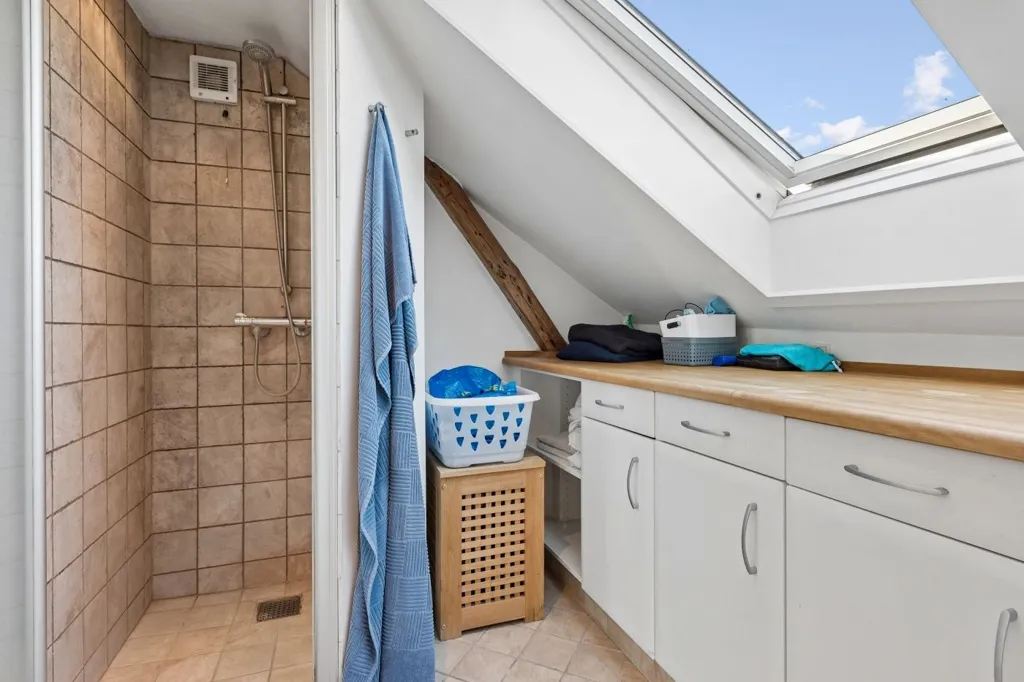 Salles de bain - Bright Apartment with Balcony in Frederiksberg