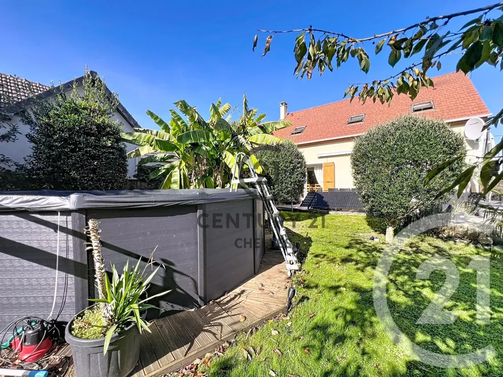 Jardin - Maison avec Terrasse et Garage à Chelles