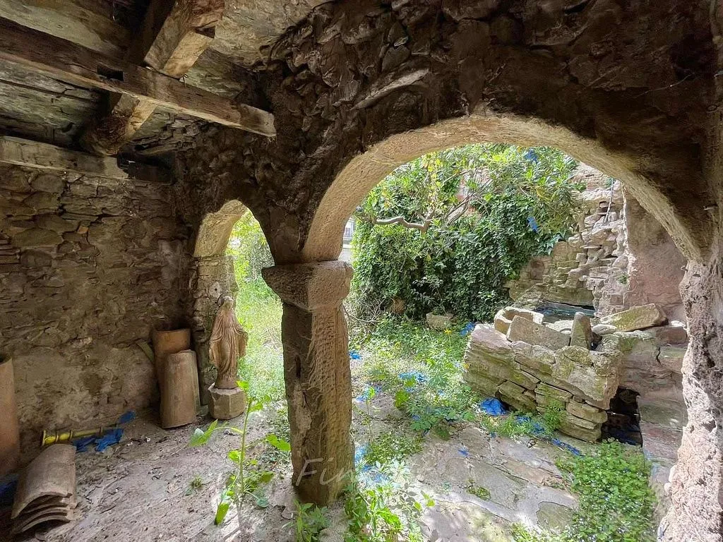 Aed - Stone Semi-detached House with Garden in Moià